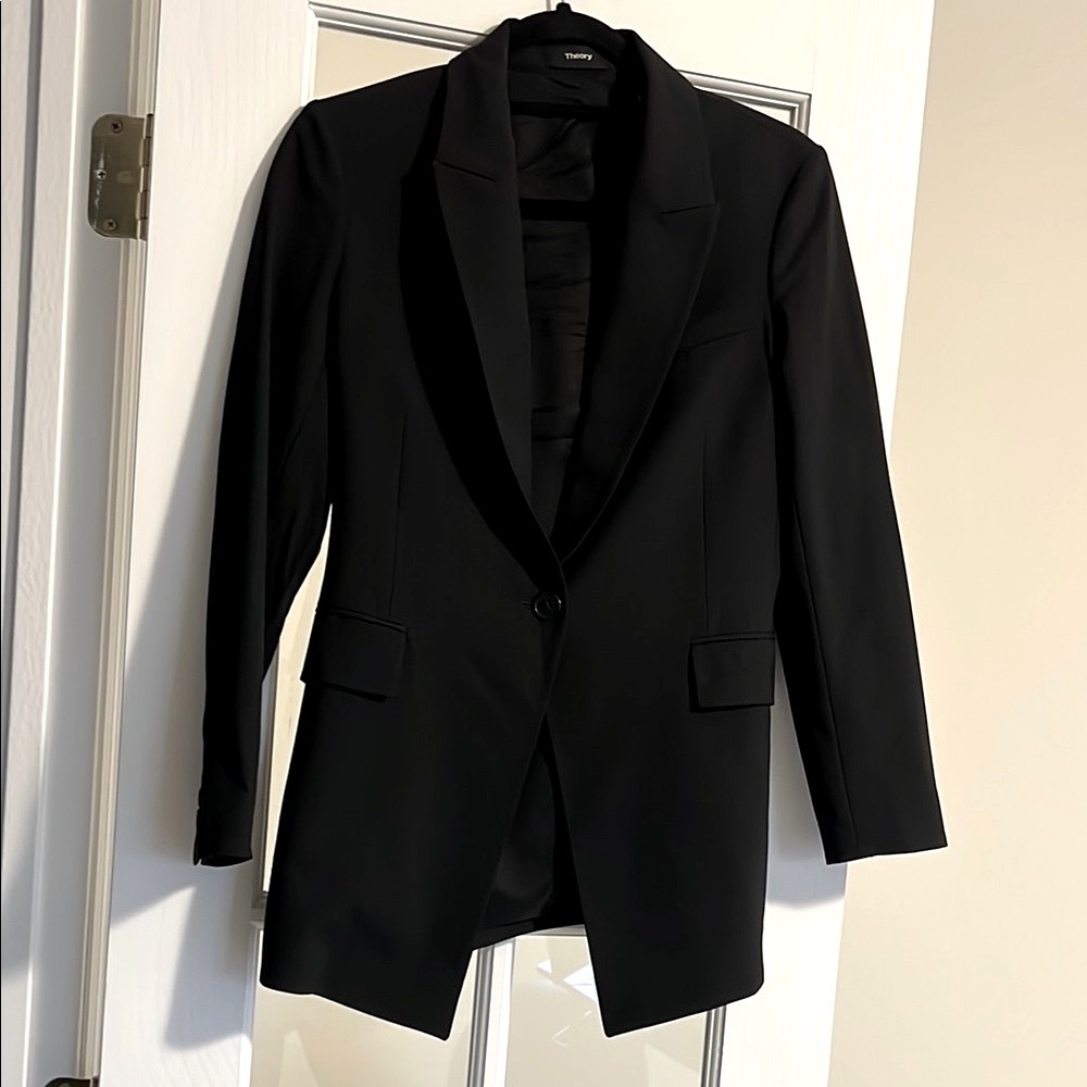 Theory Etiennette Blazer in Good Wool